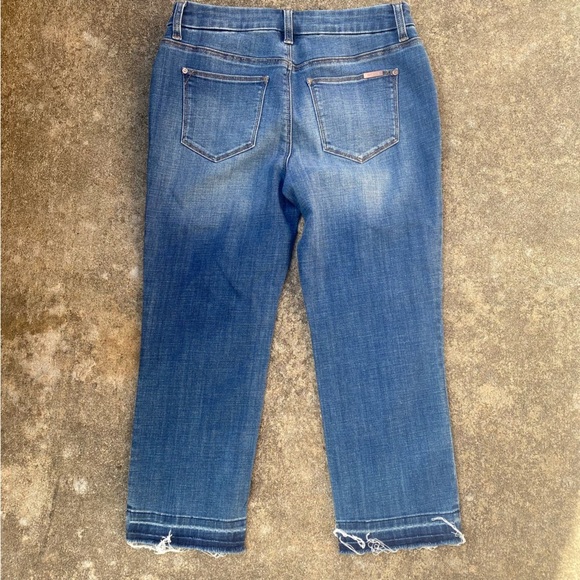 CHICOS | Girlfriend Distressed Crop Denim Jeans 2 P - Picture 5 of 8